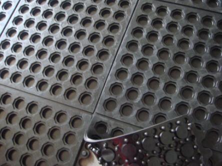 Heavy Duty Rubber Link Mats with Drainage Holes for Pool And Wet Areas - Slip Not Co Uk